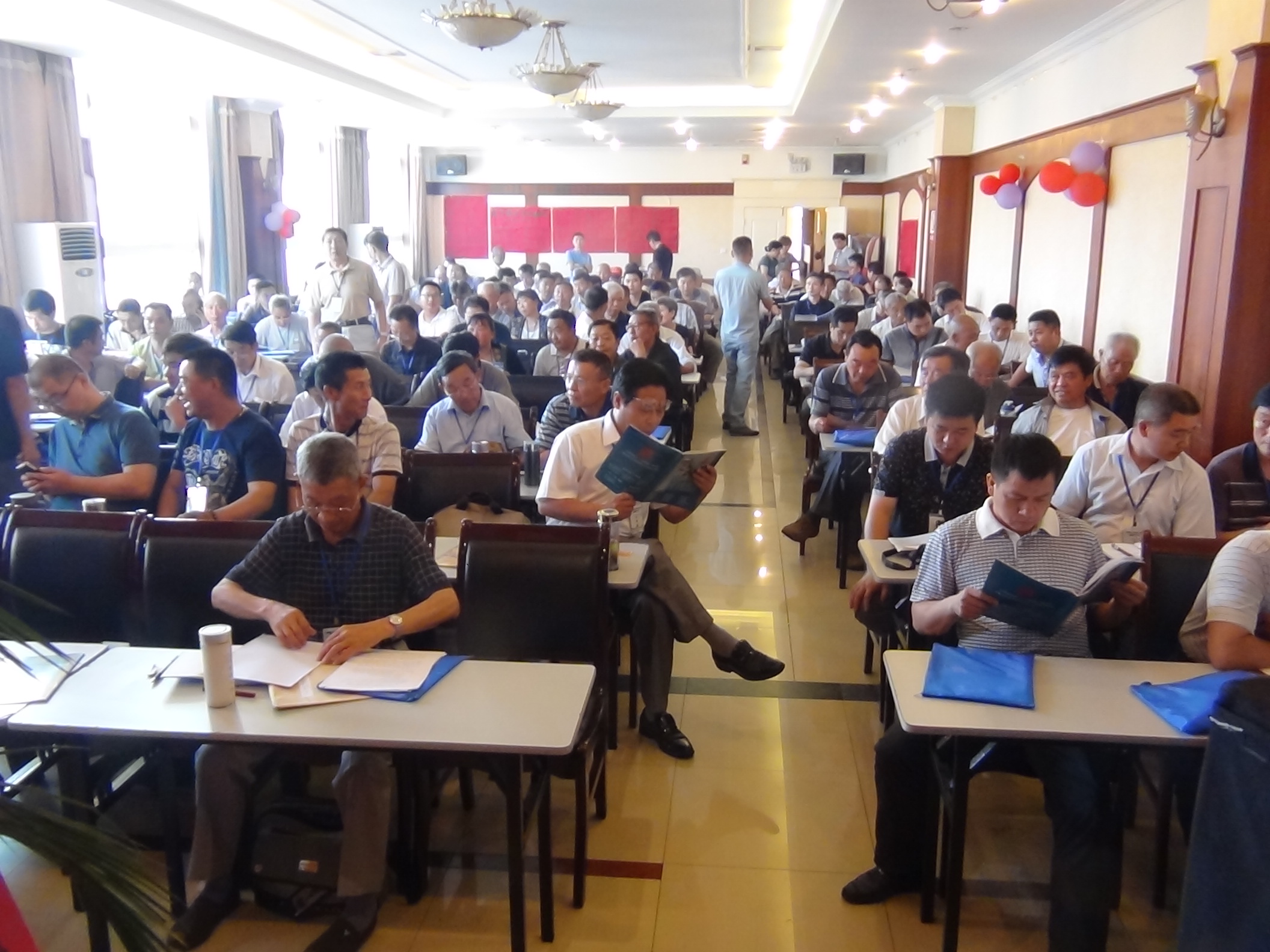 大家争相看文件内文件