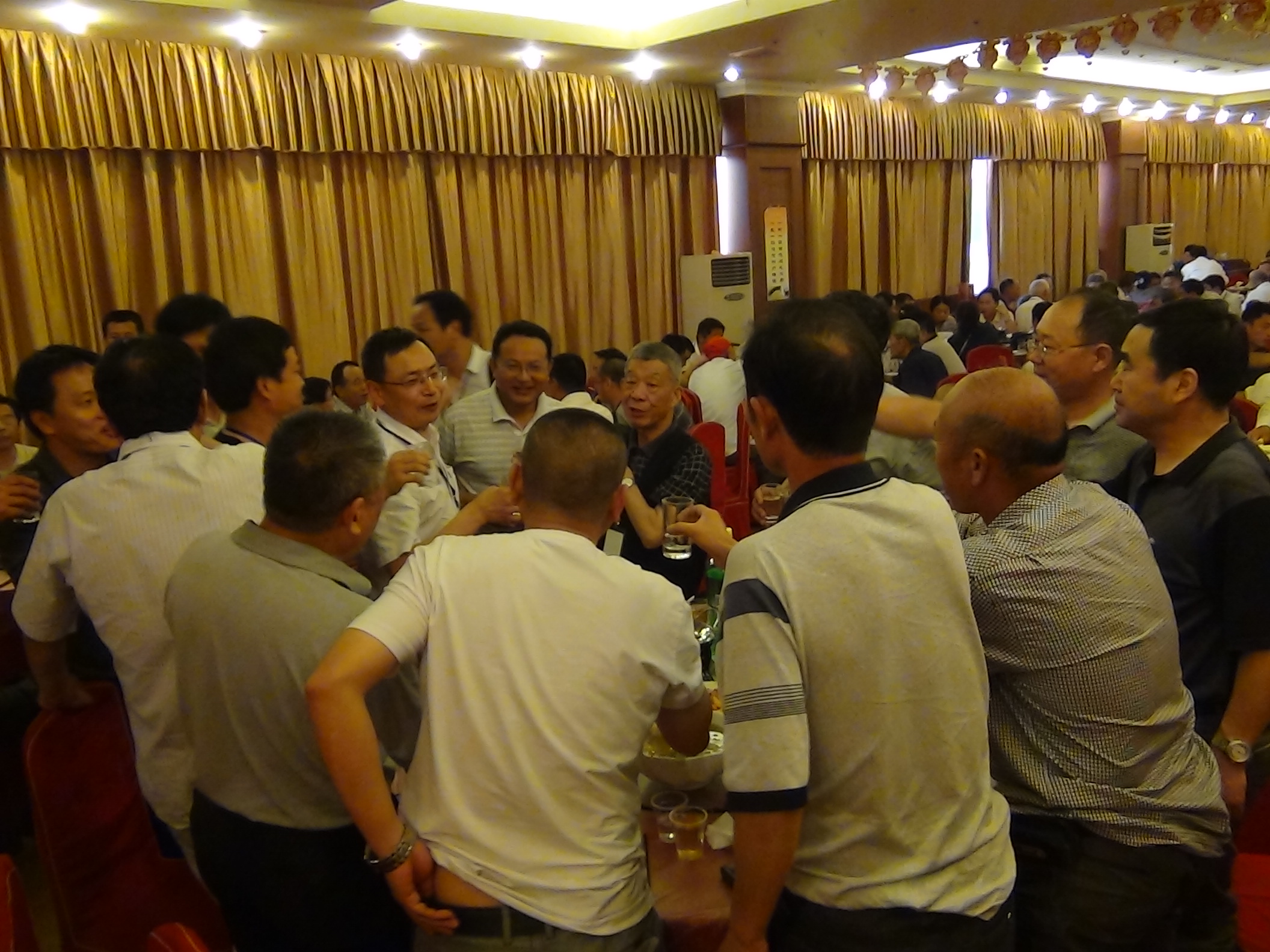 一起敬老会长一杯