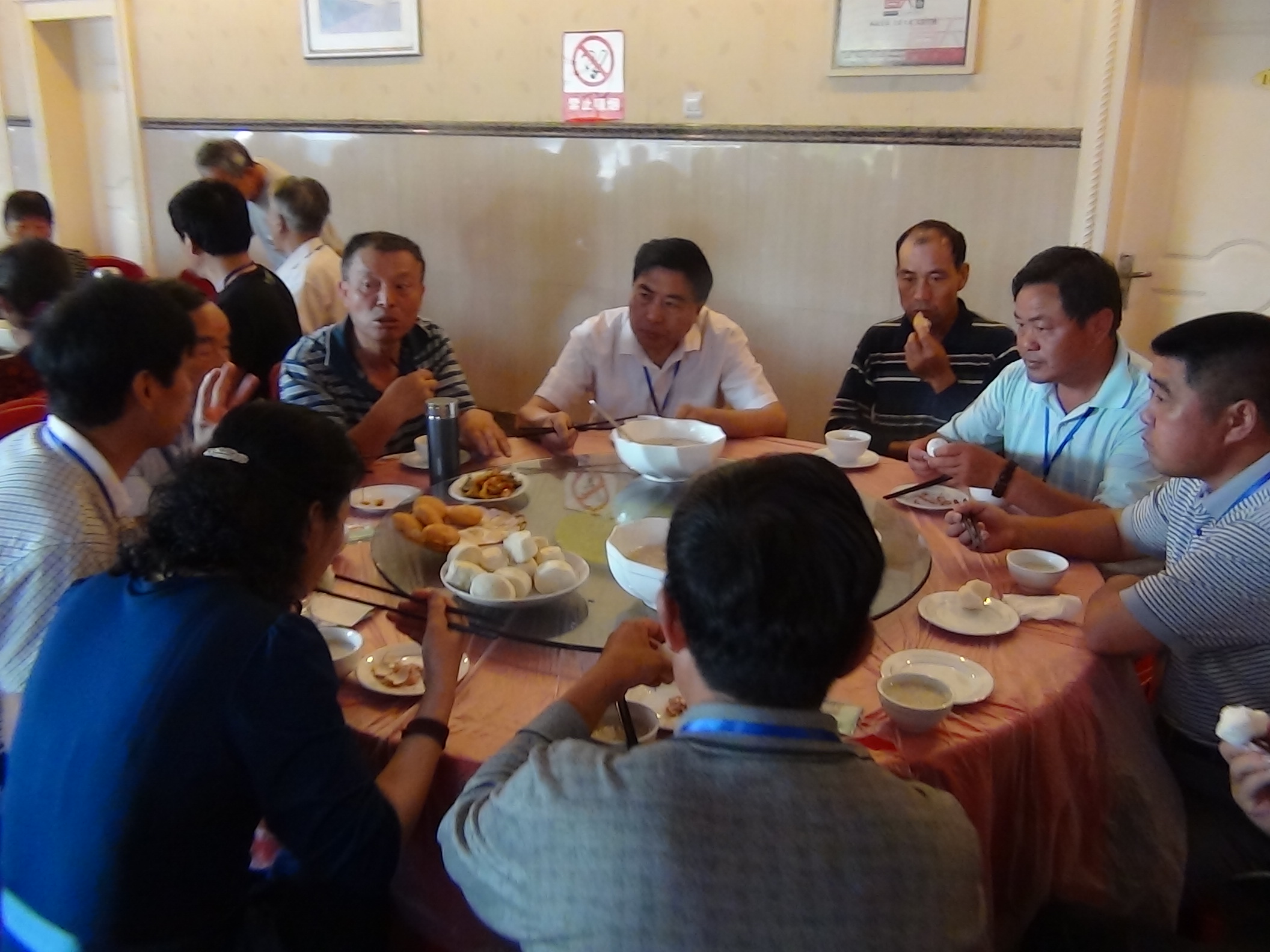 太湖树芬边吃边谈