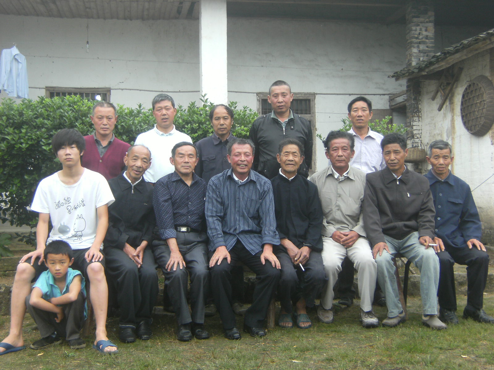 2013年6月2日太湖汪何氏在何家岭召开第五届续修宗谱筹备会照片 007.jpg