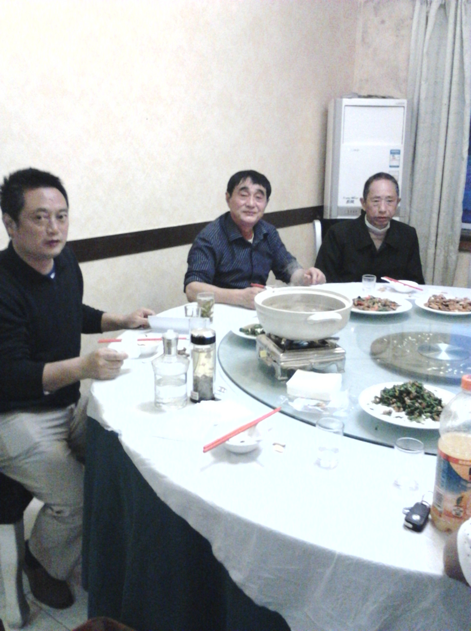 左起汪庆平、汪嘉宁、汪廷辉