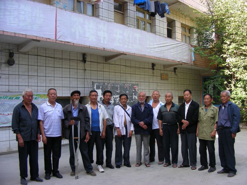 镇雄和大方两地的理事会领导